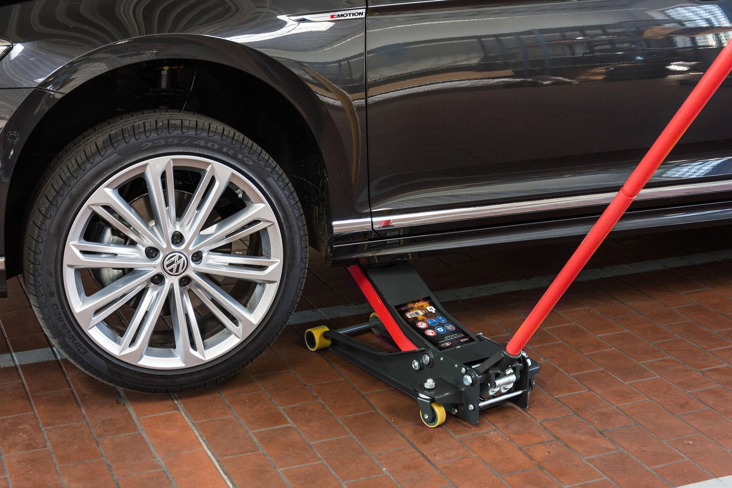 ViGOR Hydraulik Rangier-Wagenheber V6028 – Turbo-Lift, Stahlkorpus, ideal für Radwechsel & Fahrzeugreparaturen, rot-schwarz